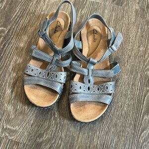 Clark’s Laurieann Kay Blue/Gray Sandals Women’s 8M